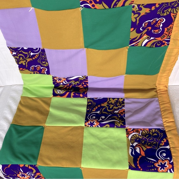 Vintage 70s Handmade Purple Green Yellow Patchwork Quilt - Picture 15 of 16